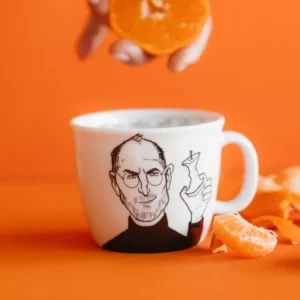 Steve Jobs The Apple Seller mok van PolonaPolona – porseleinen koffiemok 350ml